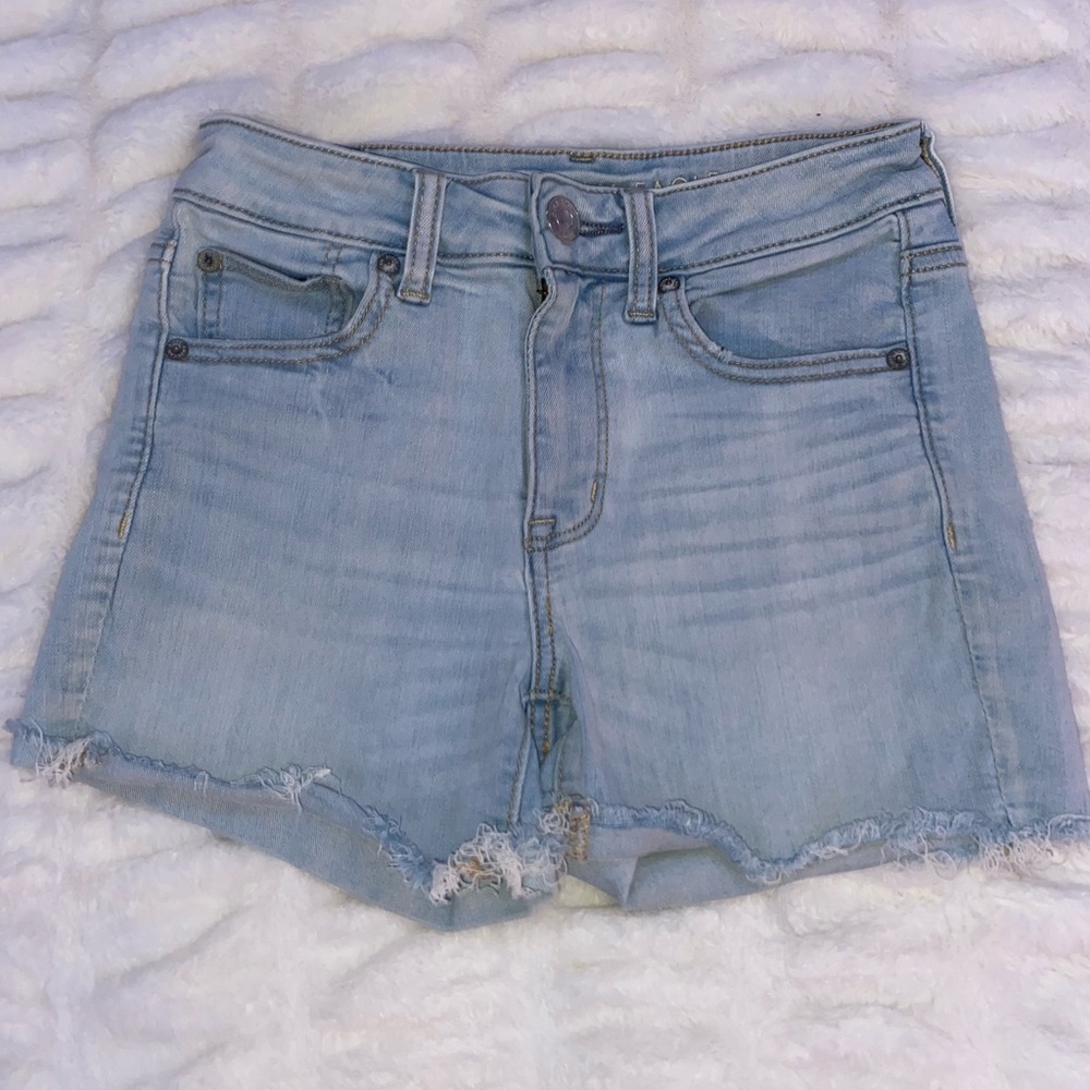 AMERICAN EAGLE || SIZE 2 Jean shorts || Longer Jean shorts. Next level stretch